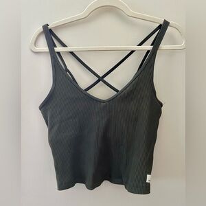 Vuori Rib Crop Tank in Oregano